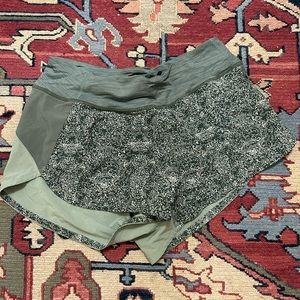 Outdoor Voices 2.5” Exercise Short